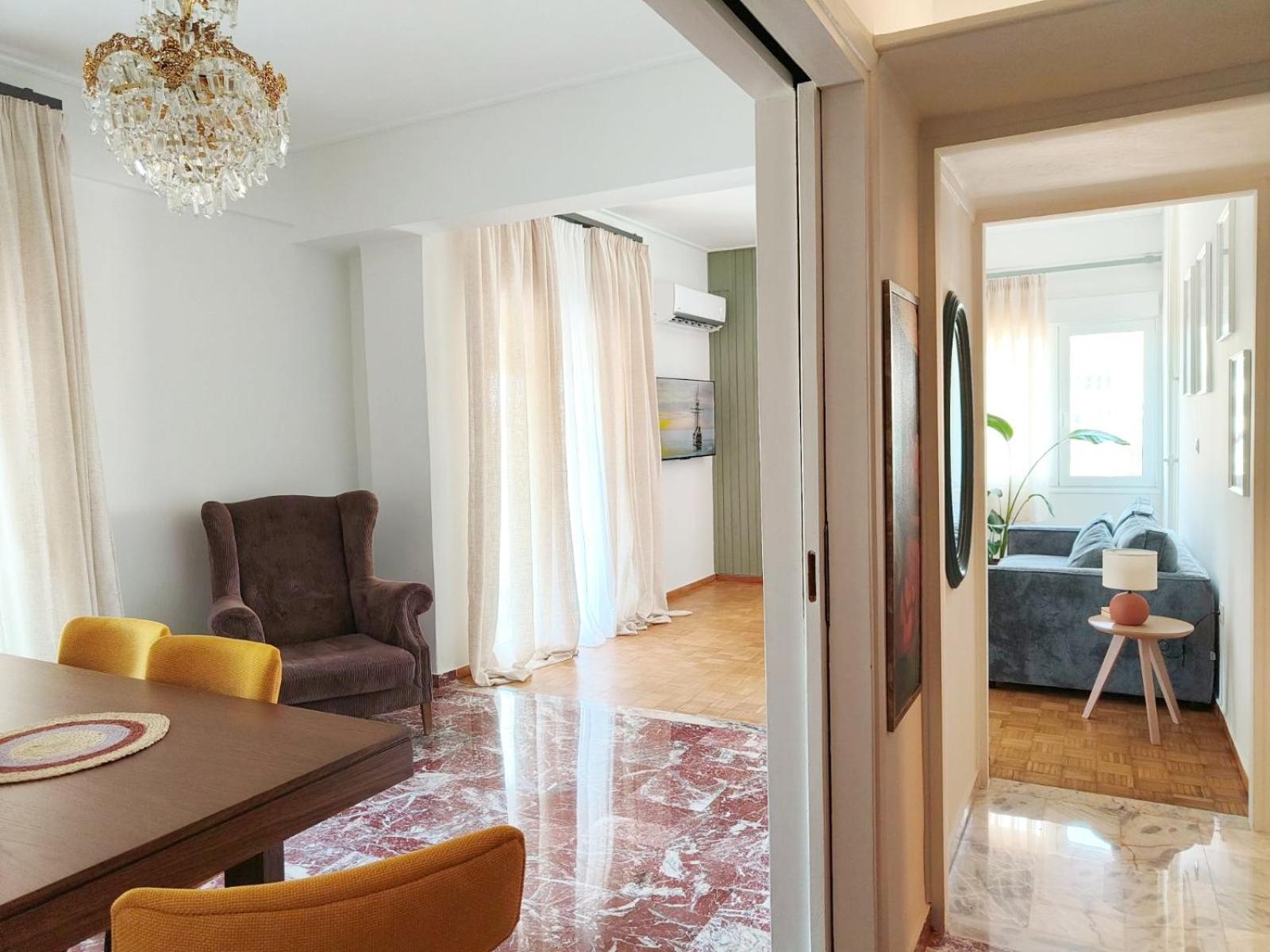 Апартаменты Stylish Artistic Flat With View, Three Min To Metro Афины Экстерьер фото