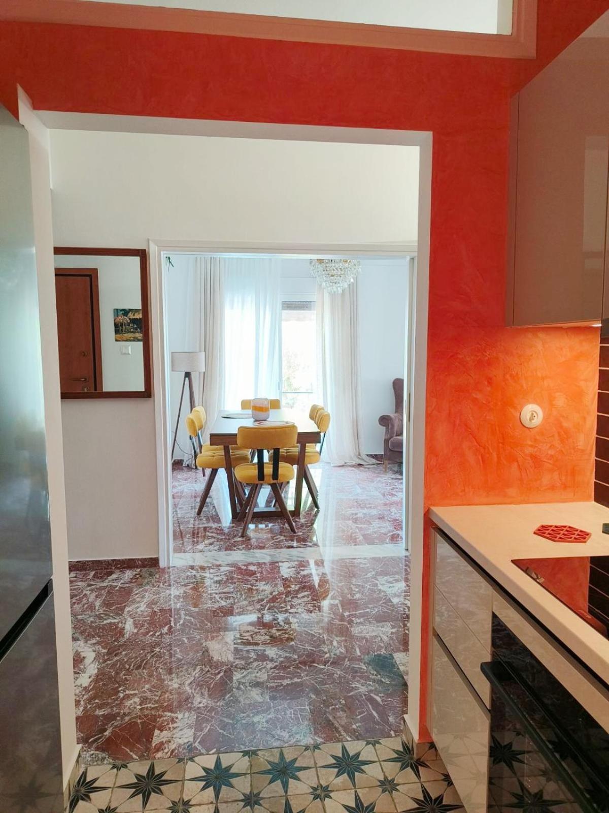 Апартаменты Stylish Artistic Flat With View, Three Min To Metro Афины Экстерьер фото