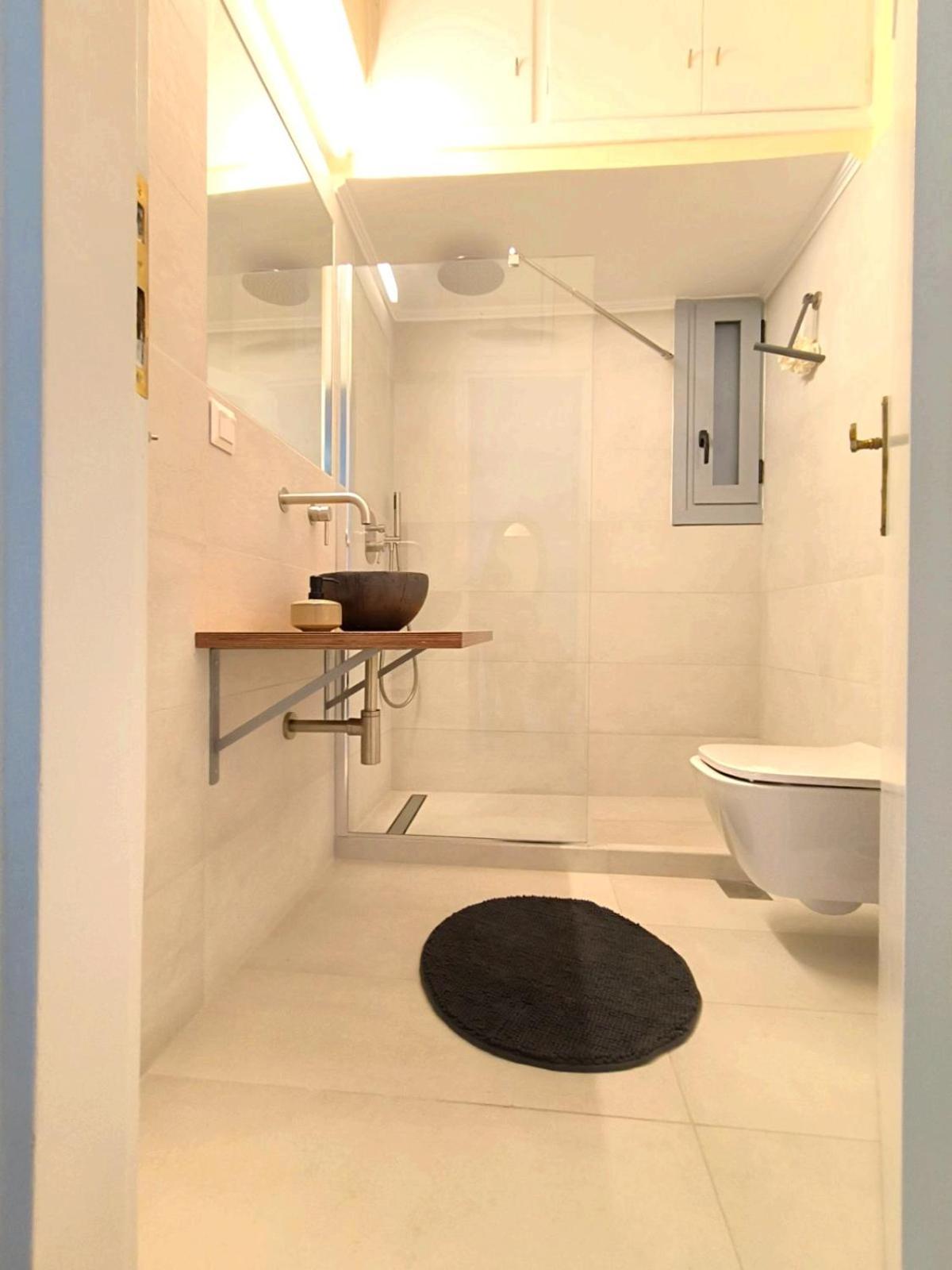 Апартаменты Stylish Artistic Flat With View, Three Min To Metro Афины Экстерьер фото
