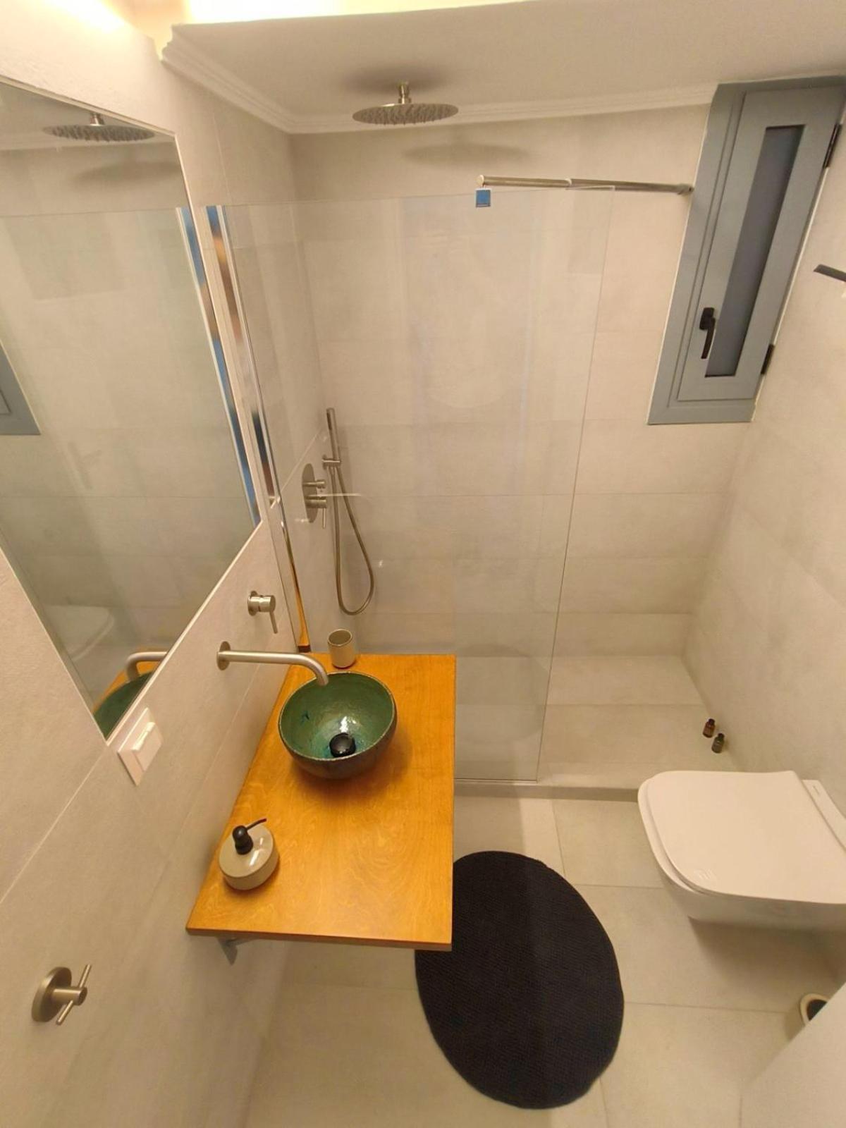 Апартаменты Stylish Artistic Flat With View, Three Min To Metro Афины Экстерьер фото
